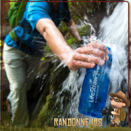 gourde filtration eau lifestraw GO 2 pour filtrer l'eau d'une rivière en randonnée légère et voyage avec charbon actif