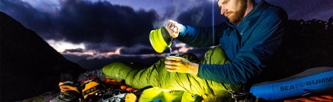 Sac de couchage grand froid pour un bivouac léger en montagne